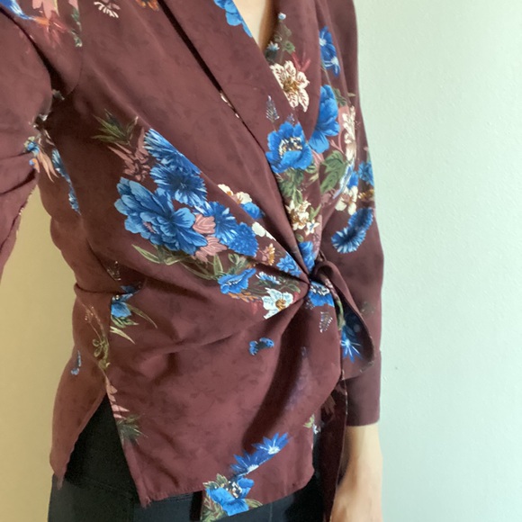 Zara Flower wrap top - Picture 9 of 10